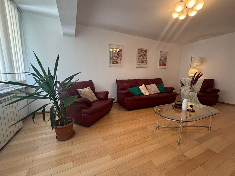 Clucerului, Arcul de Triumf, 3 camere foarte vesele, proaspat renovate.