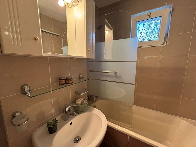 Clucerului, Arcul de Triumf, 3 camere foarte vesele, proaspat renovate.